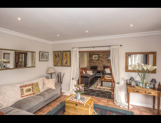 3 BEDROOM HOUSE RENTED IN SUNRIDGE PARK